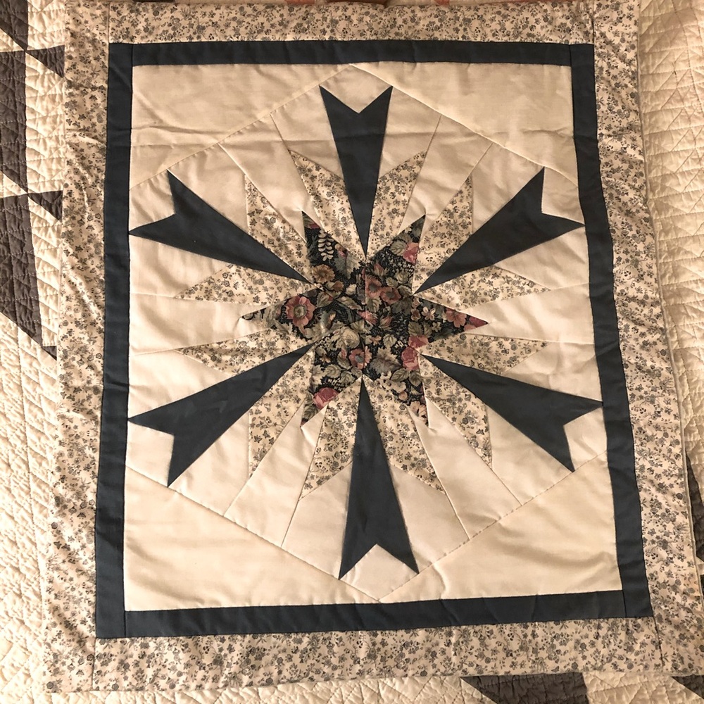 Beautiful Display Quilt with Cute Heart Hanger